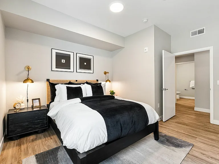 220-web-or-mls-775-n-6th-st