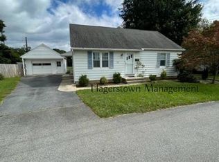 11021 Rosewood Dr, Hagerstown, MD 21740