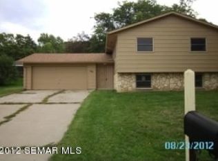 1401 Sunset Dr, Saint Charles, MN 55972