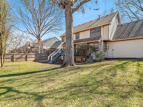 3rd image of 15514 W 89th St