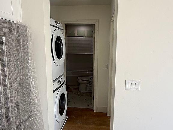 5th image of 224B Guajome St #B