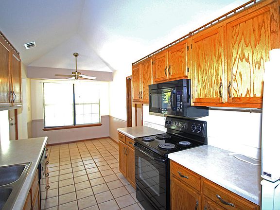 5th image of 1054 Boulevard De La Parisienne