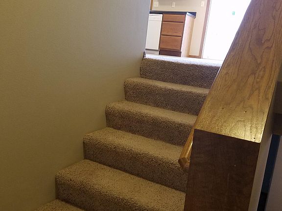 2nd image of 605 Almond Ave
