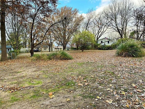 4th image of 61/62B Emerald Shore Dr