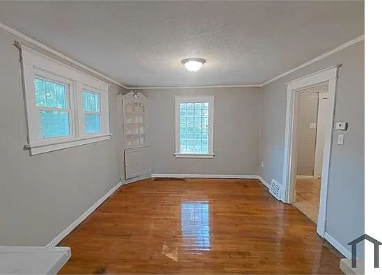 3 bed, 1138 sqft, $1,500 — Photo 2