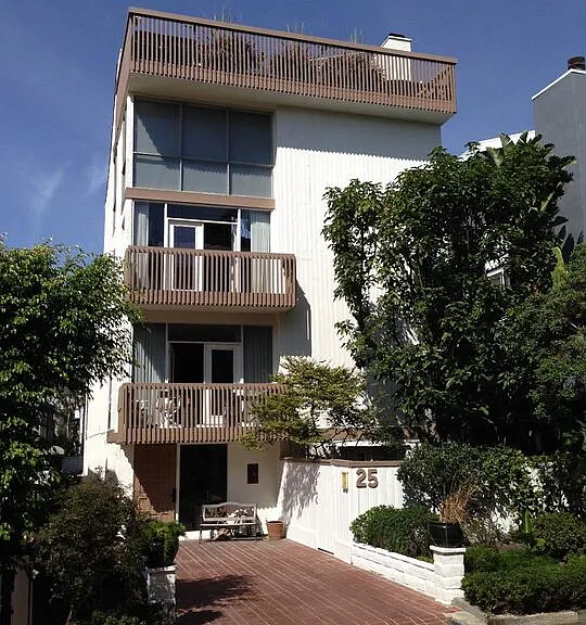 25 Privateer St — Photo 3