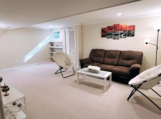 7600 Newmarket Dr, Bethesda, MD 20817