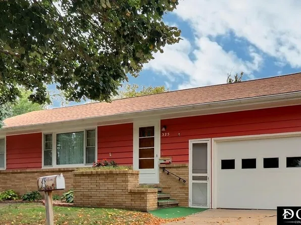 325 E 11th St, Fremont, NE 68025