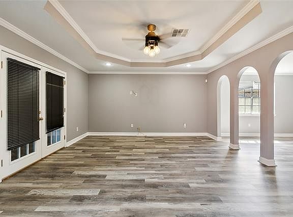 3rd image of 7925 Sandy Cove Dr