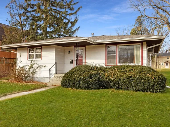 215 N 12th St, Adel, IA 50003