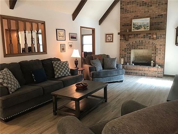 4th image of 4930 Woodfield Dr