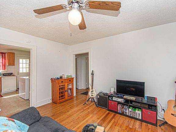 3rd image of 312 Lexington Ave