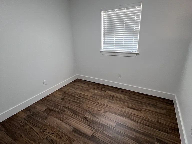 2904 W 21st St — Photo 20