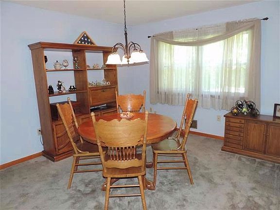 5th image of 838 Randolph Dr