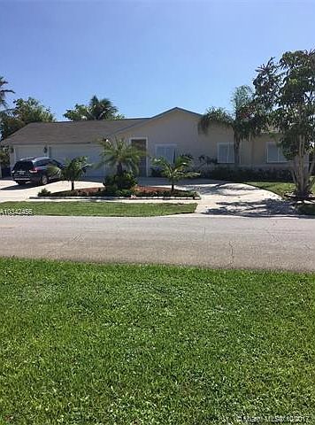 1st image of 440 Westwind Dr