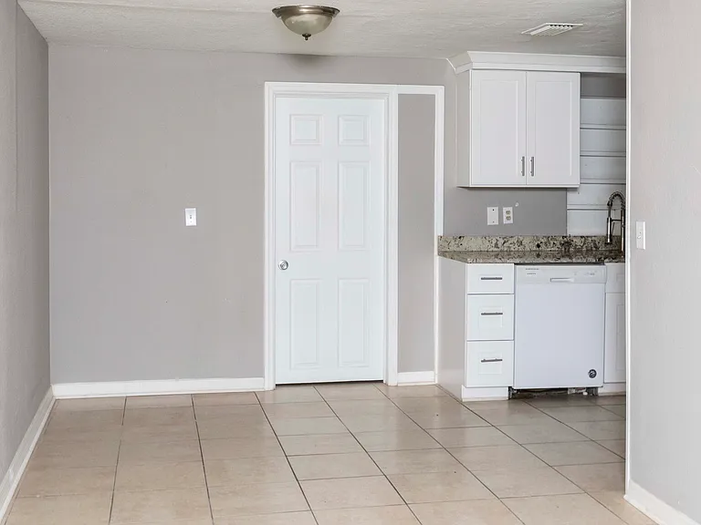 5638 Berlin Dr — Photo 12