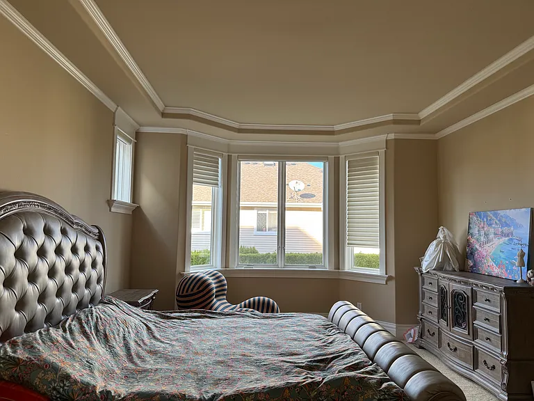 29th Pl NE — Photo 12