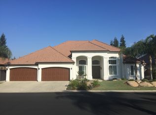 549 W Rio View Cir, Fresno, CA 93711