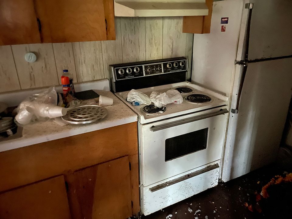 2nd image of 1220 Martin Luther King St