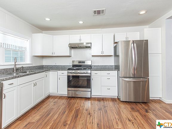 3rd image of 2302 S Wall St