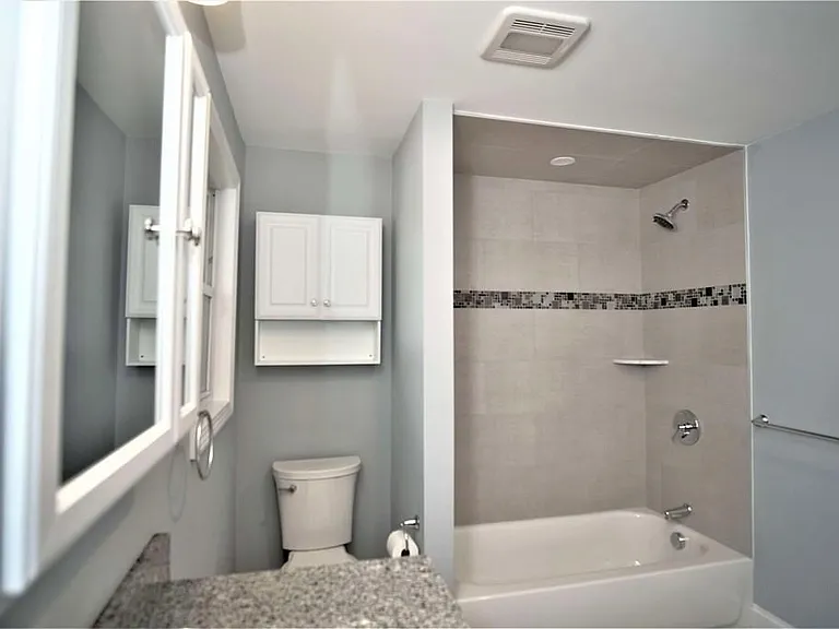 211 Jefferson Ave #3 — Photo 11
