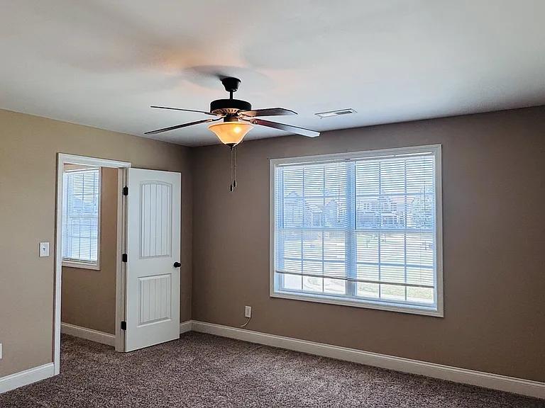 2469 Senseney Dr — Photo 22
