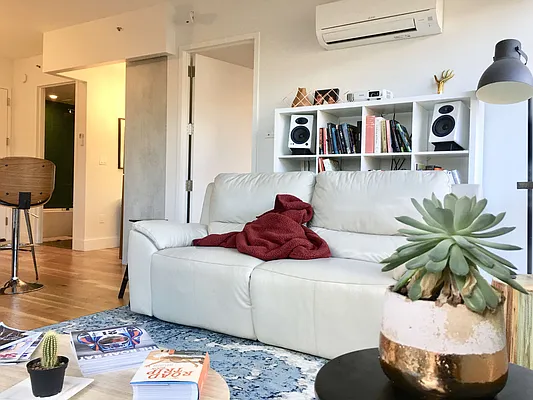 Rented by Manhattan Management LLC | media 45