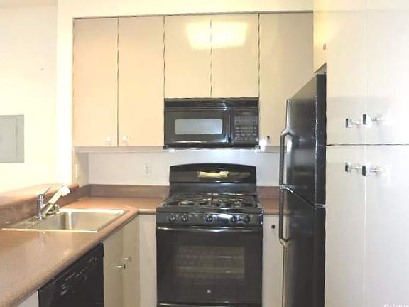 4th image of 2100 N Point St APT 105