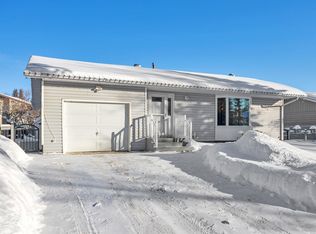 124 Arlington Dr, Saint Albert, AB T8N 2Y9