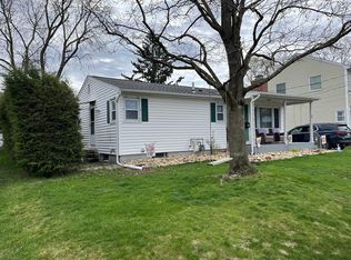 34 Sherwood Ter, Holyoke, MA 01040