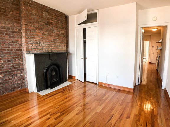 2nd image of 258 W 15th St #5E