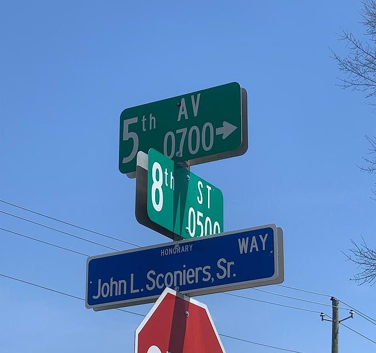 2nd image of 735 5th Ave