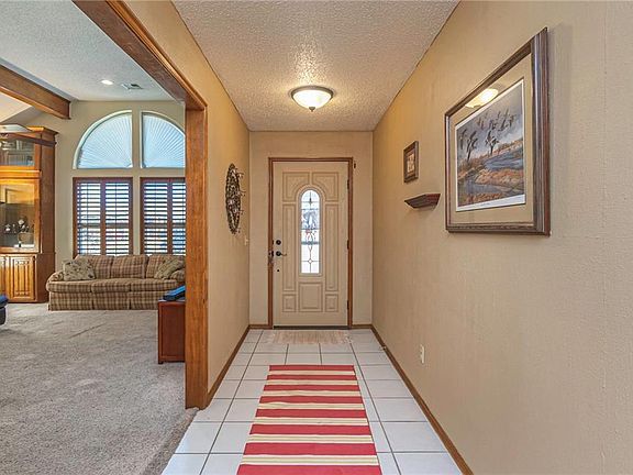 5th image of 11729 Cedar Valley Dr