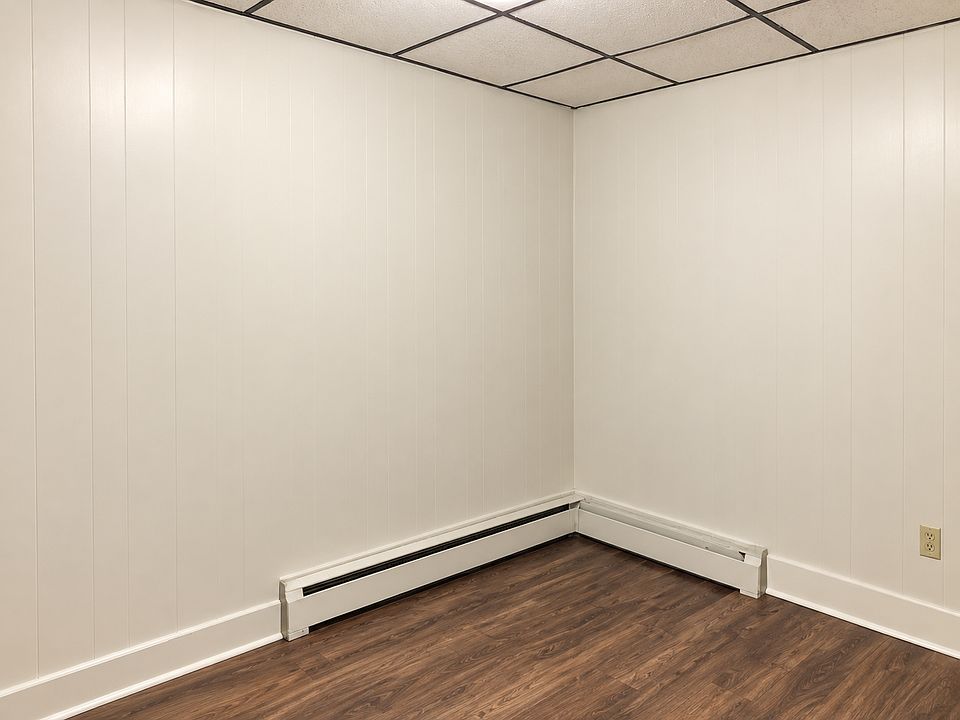 1st image of 403 9th St Floor 2
