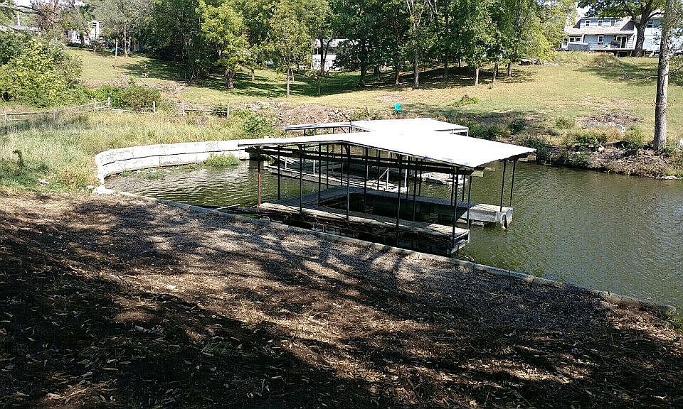 1st image of 1611 NE Lake Shore Dr