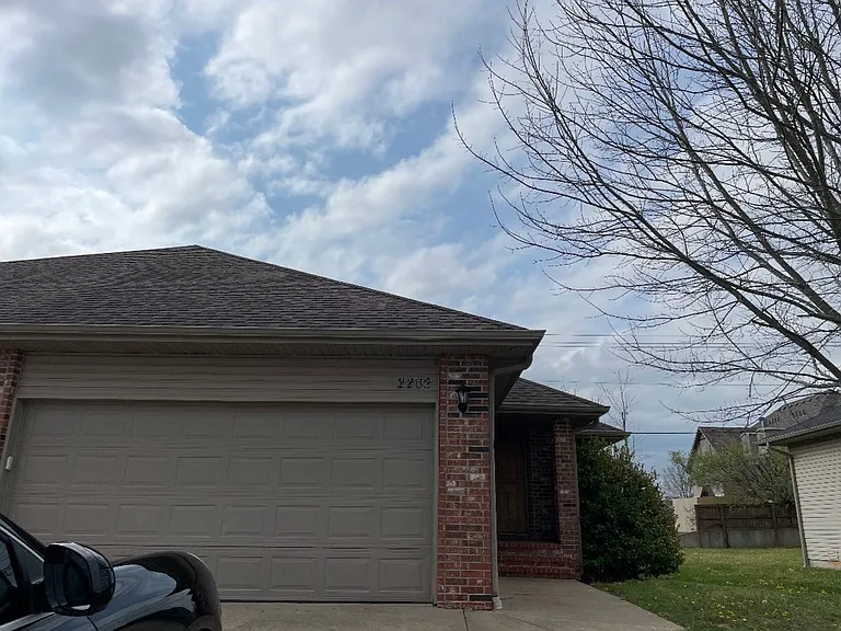 2202 W Jonquil Ln — Photo 1
