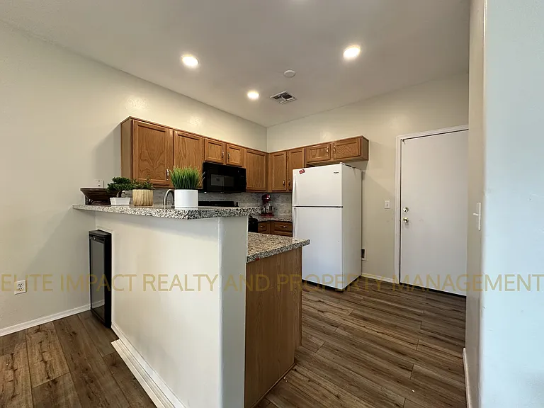 3780 E Felix Blvd — Photo 5