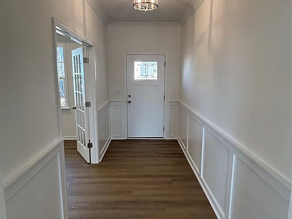 3rd image of 10221 Whitaker Pointe Dr