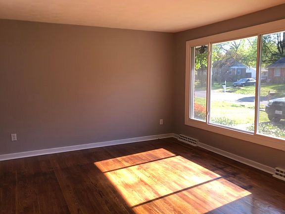 4th image of 9717 Drexel Ln