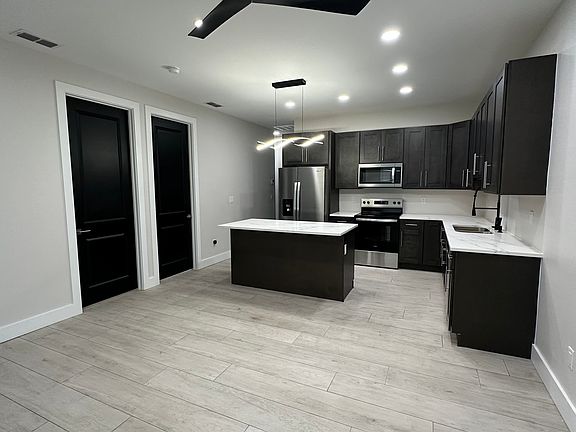 4th image of 710 Childs Ave #1