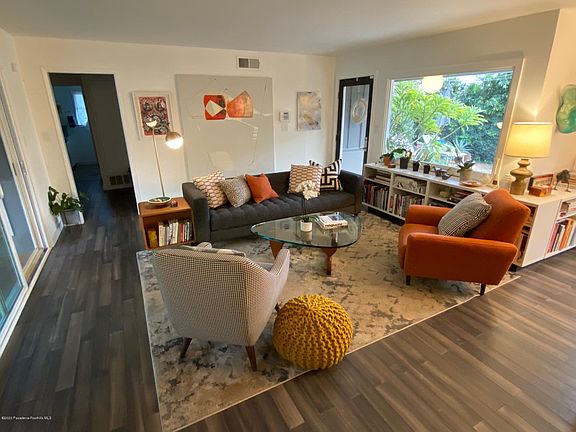5th image of 304 Tocino Dr