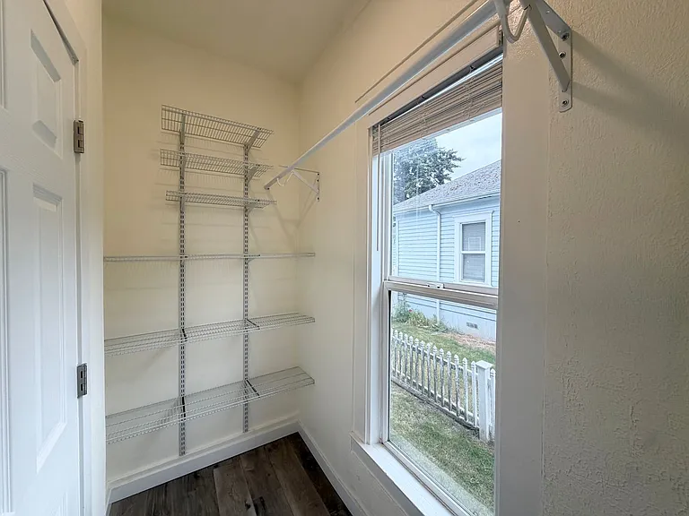304 W Willis St — Photo 8