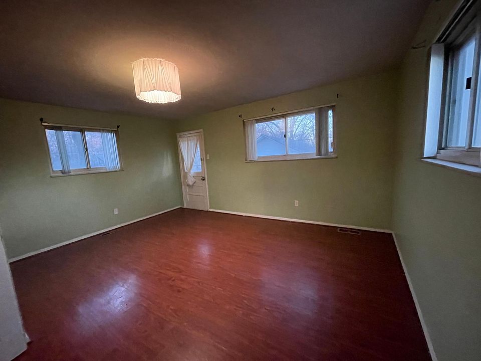 1st image of 8262 Montreal Dr