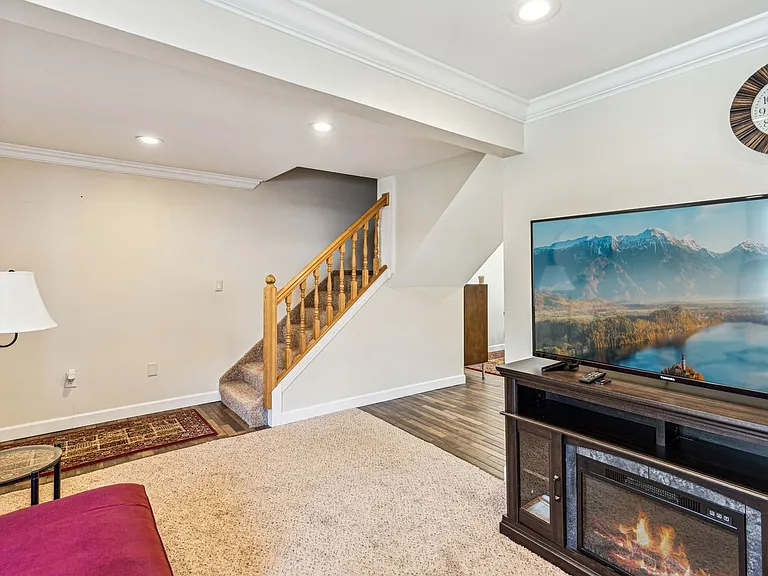 7752 Montgomery Rd #82 — Photo 11