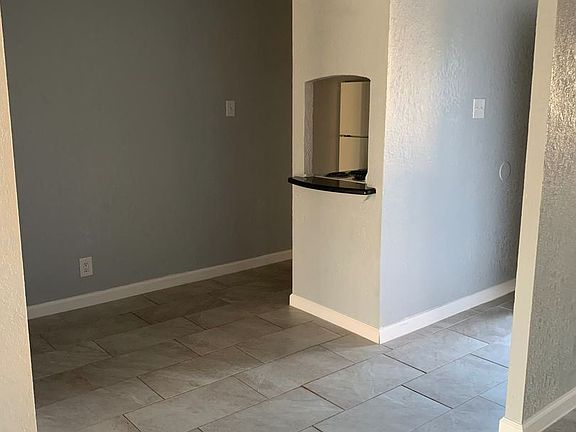 4th image of 5720 S Alameda St APT 211