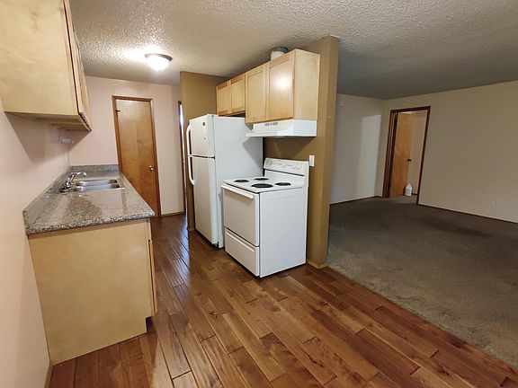 3rd image of 818 N L St APT 6