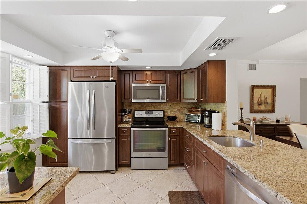 3004 Portofino Isle #E2