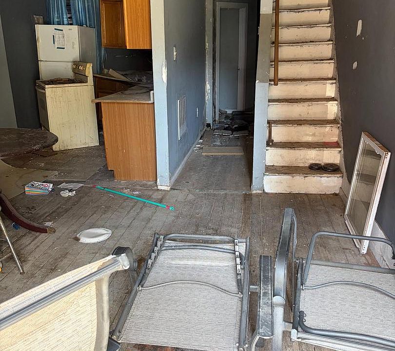 2nd image of 1852 N Van Pelt St