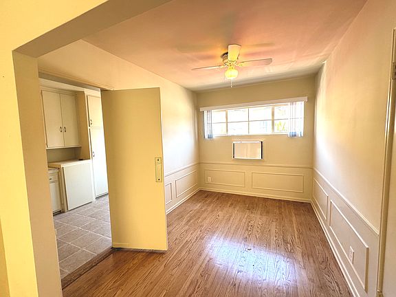 3rd image of 129 N Jackson St APT A