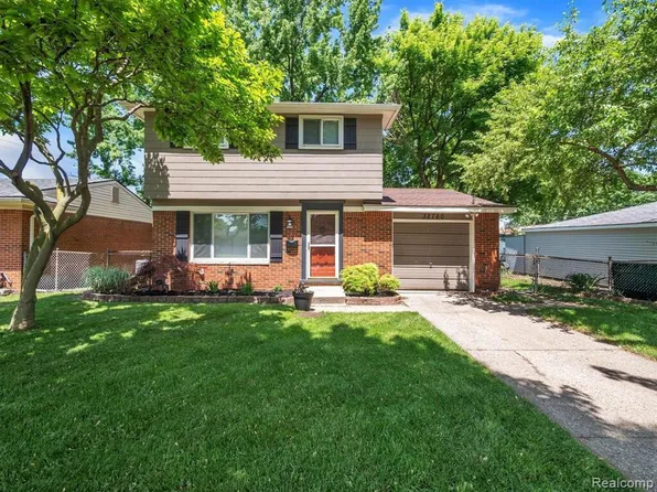 32760 Hiveley St, Westland, MI 48186